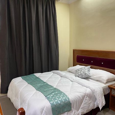 Suria Hotel Sdn Bhd كوتا بْهارو المظهر الخارجي الصورة