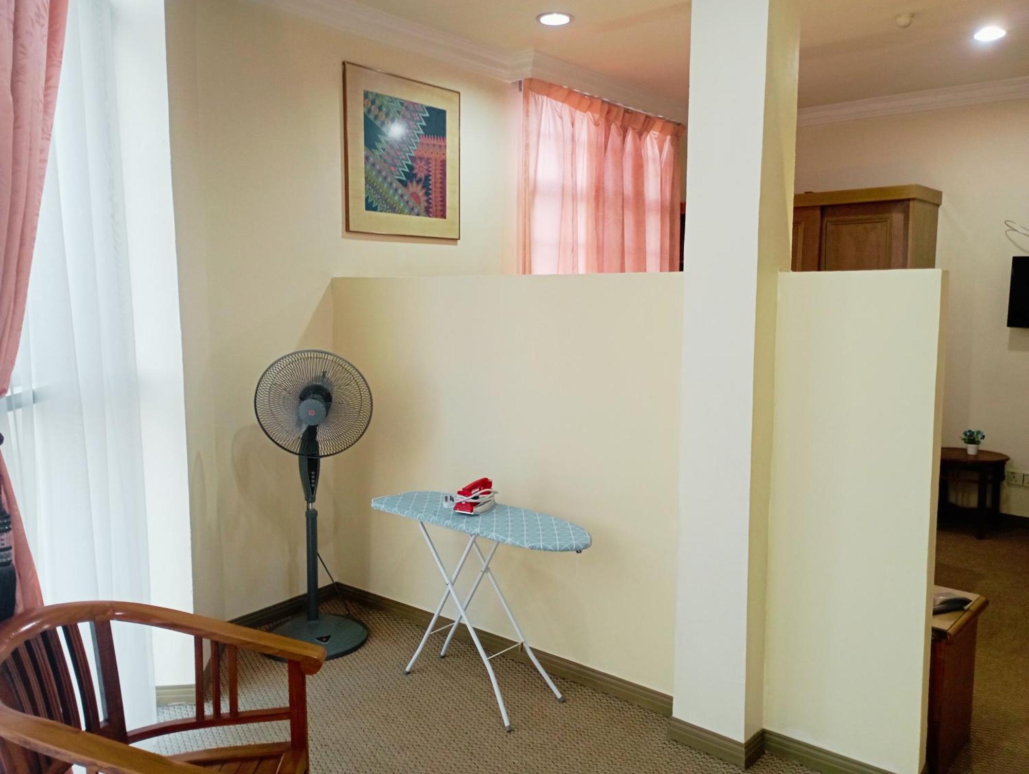 Suria Hotel Sdn Bhd كوتا بْهارو المظهر الخارجي الصورة