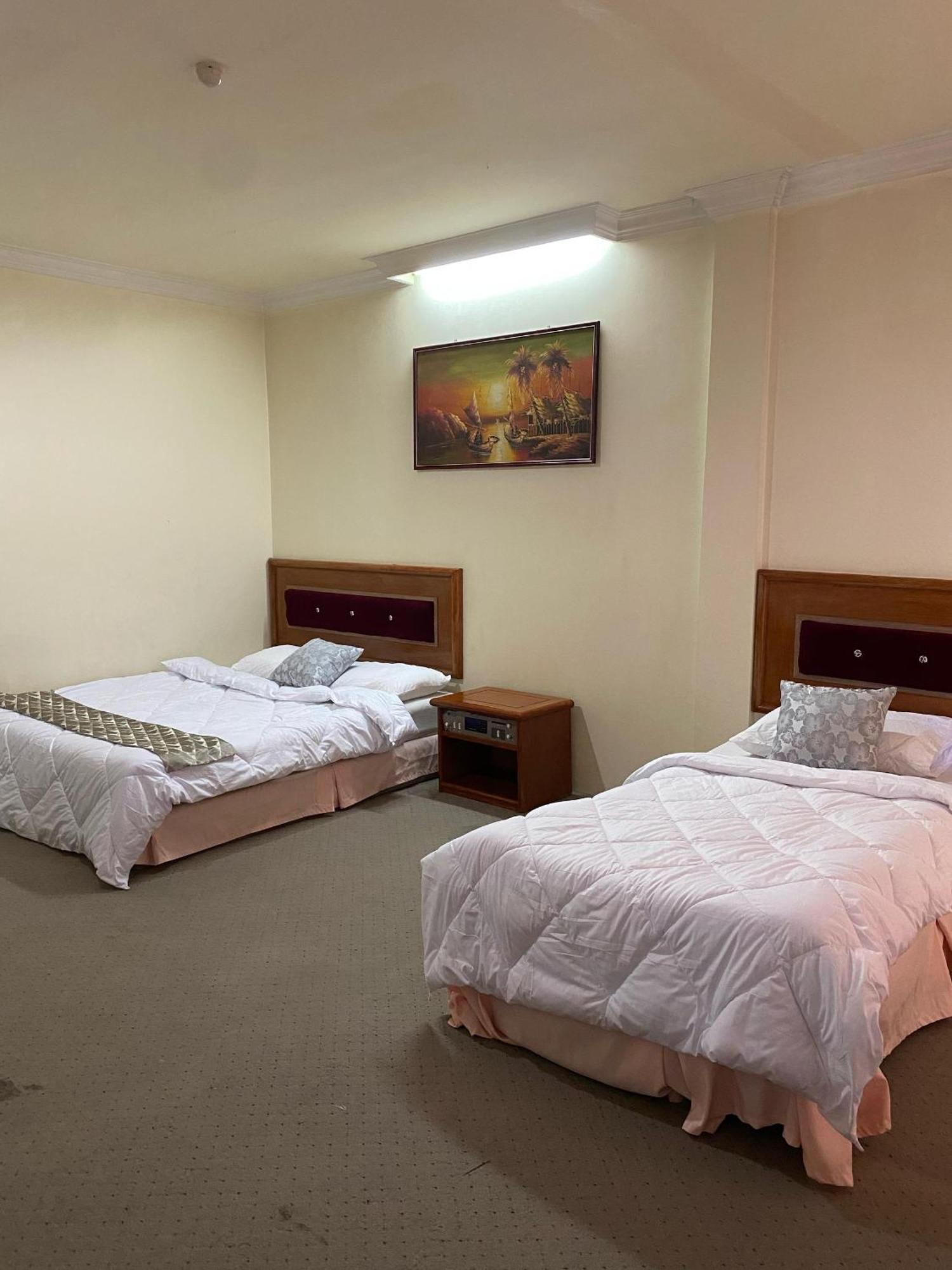 Suria Hotel Sdn Bhd كوتا بْهارو المظهر الخارجي الصورة
