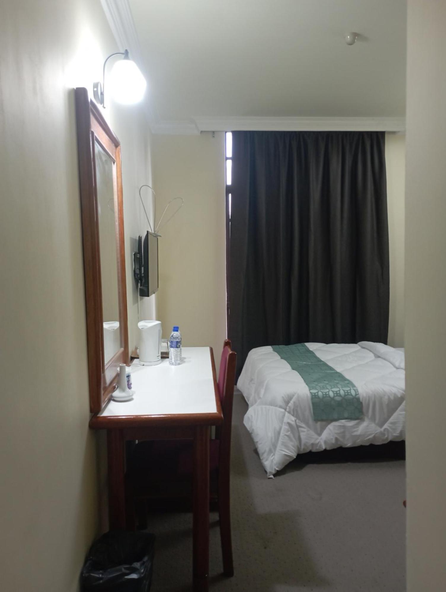 Suria Hotel Sdn Bhd كوتا بْهارو المظهر الخارجي الصورة